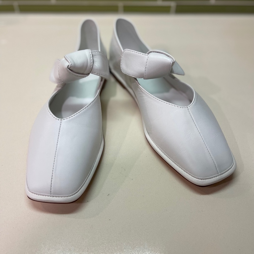 NWOB Hereu Llasada White Knot Detail Flats sz 37